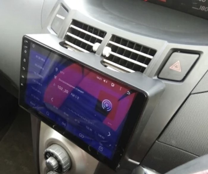 Рамки магнитолы Tойота Витц